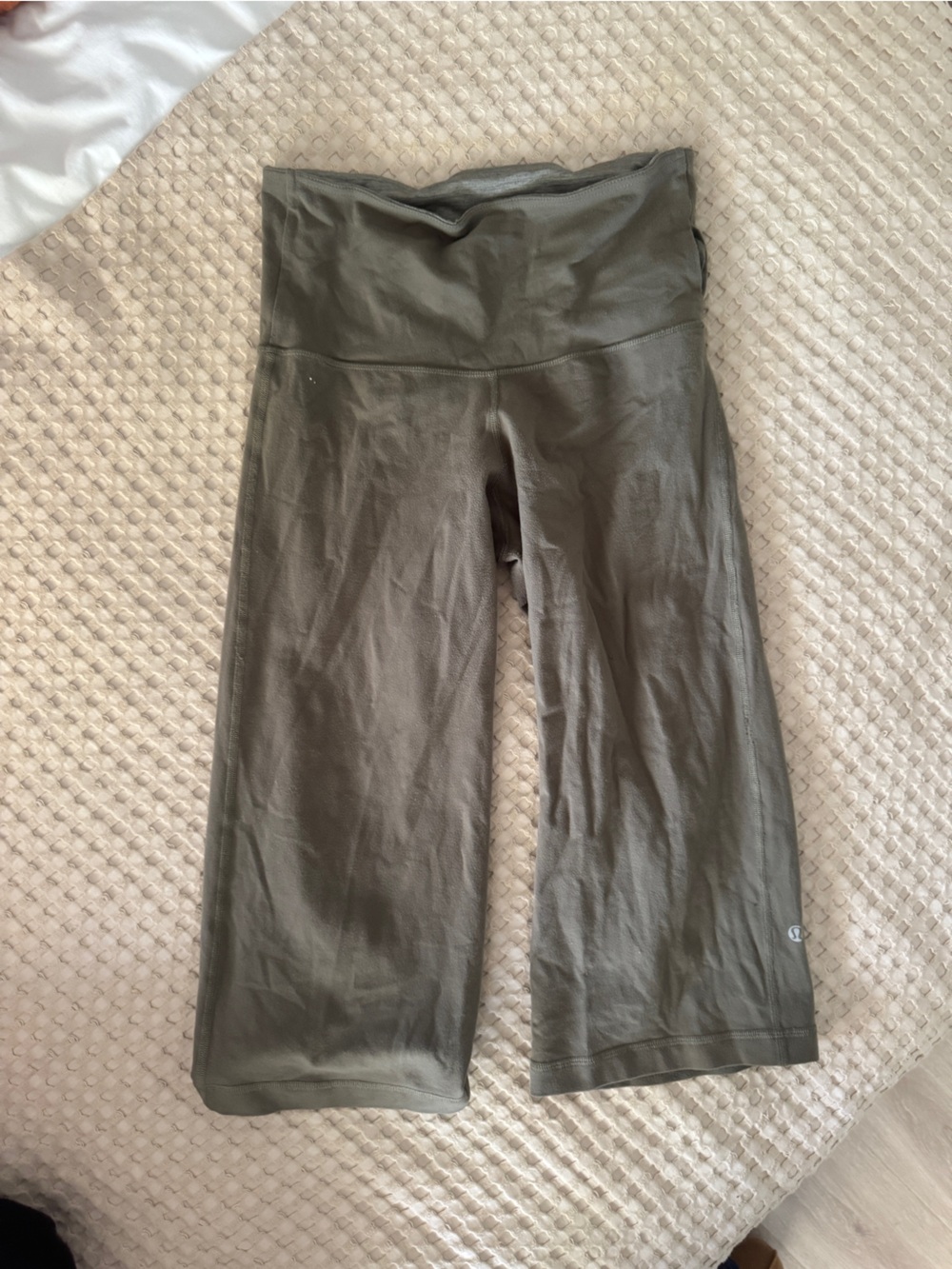 lululemon athletica Y2K vintage  capris Olive Green/great colour